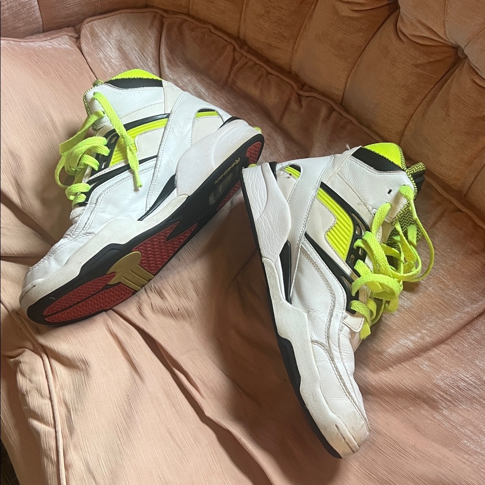 Reebok Twilight Zone High-Top Sneakers - Picture 2 of 6